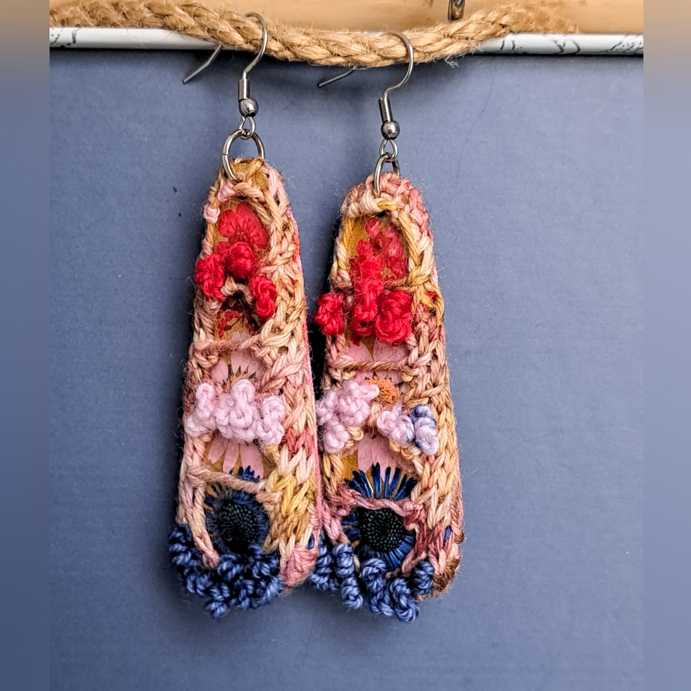 Teardrop Hand Knitted and Embroidered Earrings with Dry Flowers Colorful Cotton - Picture 8 of 16